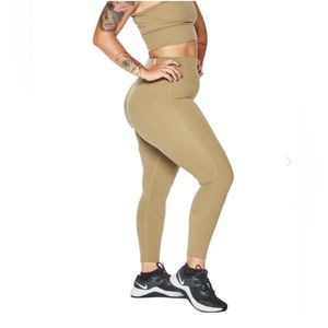 Ilus Label Accentuate Leggings